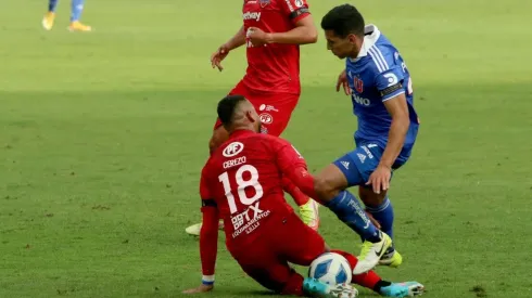 Poblete le entró duro a Cerezo y fue expulsado