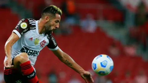 Mauricio Isla tendría la puerta abierta para una salida, donde aseguran podría volver a la UC