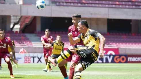 Esteban Paredes jugó los 90 minutos del clásico entre Deportes La Serena y Coquimbo Unido.
