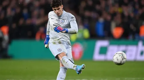 Kepa Arrizabalaga mandó a las nubes el cobro que sentenció la tanda de penales.