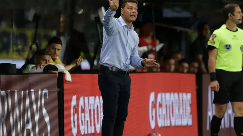 Sebastián Battaglia tuvo un duro encontronazo con un futbolista de Boca Juniors.