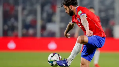 Eugenio Mena trabaja en Racing pensando en Chile