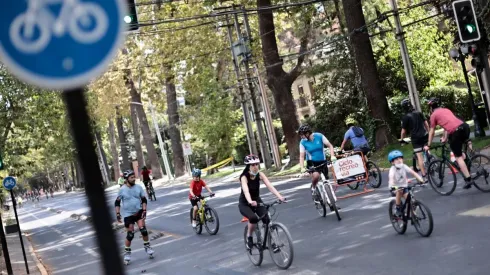 "Un cuerpo en movimiento es un cuerpo que mantiene su vitalidad y energía", dice Helaine De Grange en esta columna.