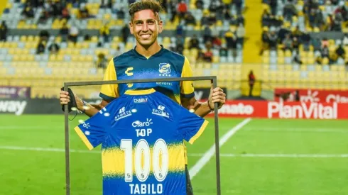 Tabilo recibe el reconocimiento del club de sus amores