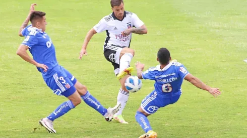 Colo Colo derrotó por goleada a Universidad de Chile y completará 20 años y medio sin perder el Superclásico en casa