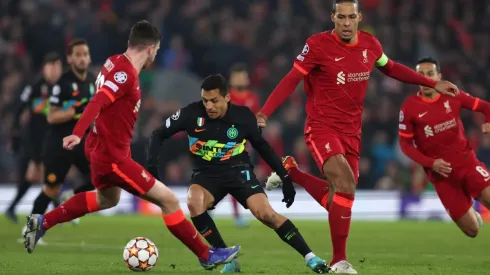 Alexis Sánchez jugó a gran nivel pero terminó expulsado