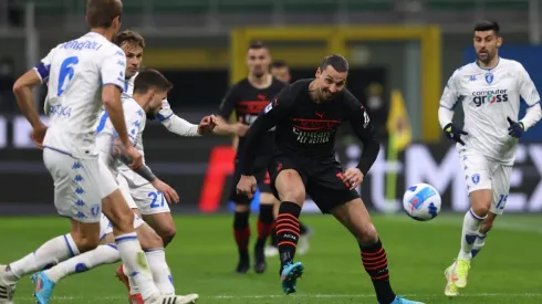 Milan llegó a 63 puntos en la Serie A y es el líder exclusivo por ahora, ya que el Inter de Alexis Sánchez y Arturo Vidal tiene dos partidos menos y podría pasarlos.