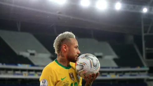 Brasil presenta feroz nómina para enfrentar a La Roja