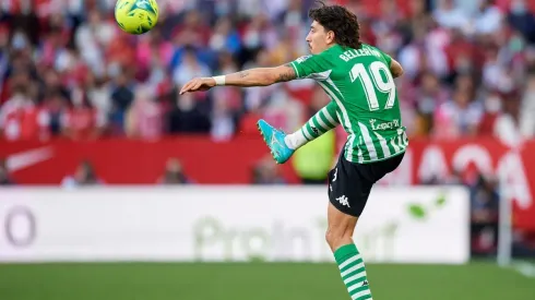 Héctor Bellerín listo para volver en el Real Betis de Manuel Pellegrini.