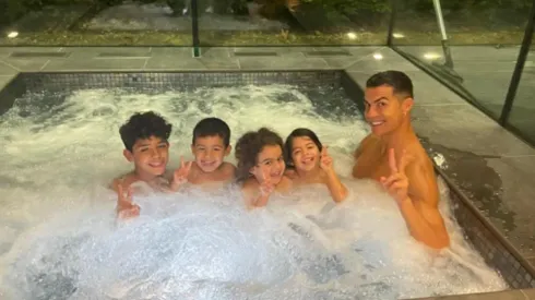 El Bicho festejó junto a sus cuatro pequeños.