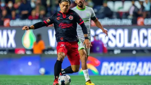 Joaquín Montecinos anotó el gol del triunfo de Xolos en el epílogo de un partido disputado de principio a fin