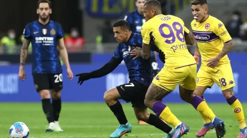 Alexis Sánchez es respaldado por Antonio Cassano.