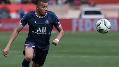 Kylian Mbappé dijo estar agotado en su llegada a Francia