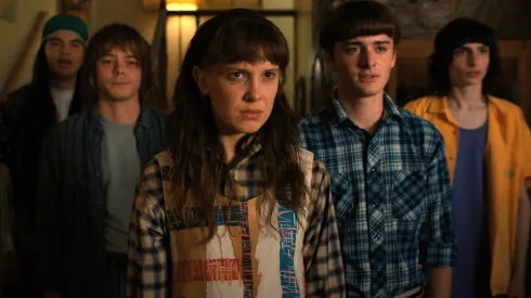 Eleven y sus amigos en Stranger Things 4.