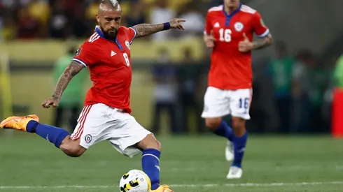 Arturo Vidal aleonó a Chile antes del partido con Uruguay.