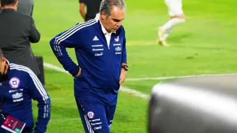 Martín Lasarte quedó con un pie fuera de Chile tras la eliminación rumbo a Qatar 2022