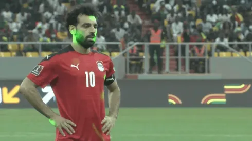 Mohamed Salah fue hostigado por los lásers en todo el partido.