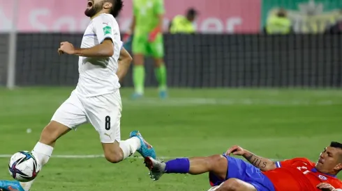 Medel en el partido frente a Uruguay en San Carlos de Apoquindo