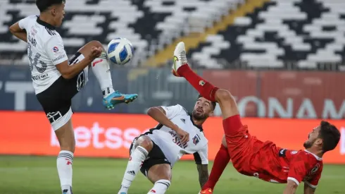 Unión La Calera se quedó con un hombre menos cuando perdía por 2-0.