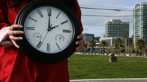 ¿Se adelantan o se atrasan los relojes este sábado 2 de abril?