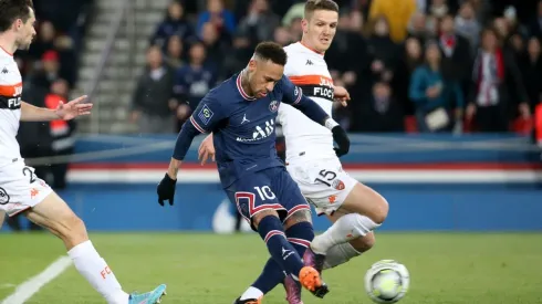 Neymar marcó un doblete frente al Lorient en la Ligue 1