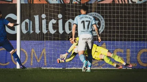 Karim Benzema erró su primer penal enfrentándose a Matías Dituro.