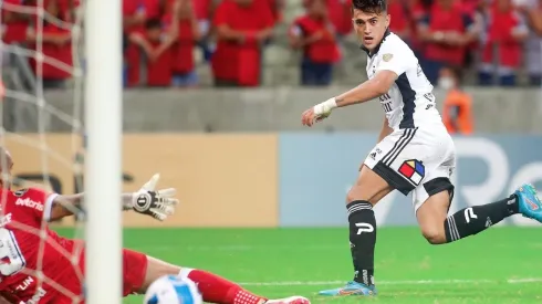 Solari en el equipo ideal de la Copa Libertadores tras la victoria de Colo Colo contra Fortaleza.