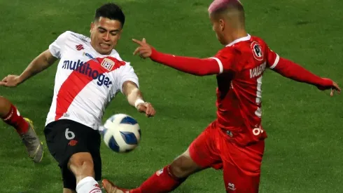 Unión La Calera buscará volver a los abrazos ante Curicó Unido.