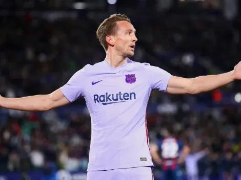 Barcelona logra otro triunfo milagroso gracias a De Jong