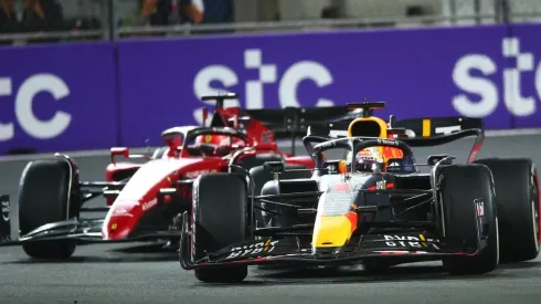 Max Verstappen logró una gran victoria en el GP de Arabia Saudita frente a Charles Leclerc.