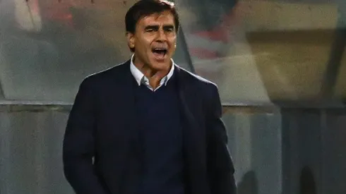 Gustavo Quinteros quedó caliente con el VAR tras la derrota de Colo Colo ante Unión Española.