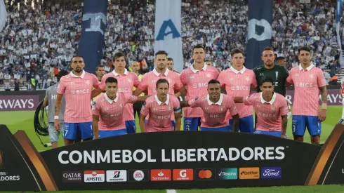 Universidad Católica quiere respirar del mal momento en lo futbolístico, recibiendo a Sporting Cristal en la Copa Libertadores.