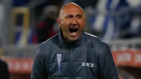 Paulucci sufre en el banco de la UC