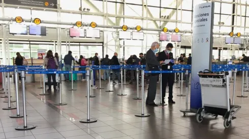 ¿Cuáles son las medidas para viajar al extranjero o entra a Chile?