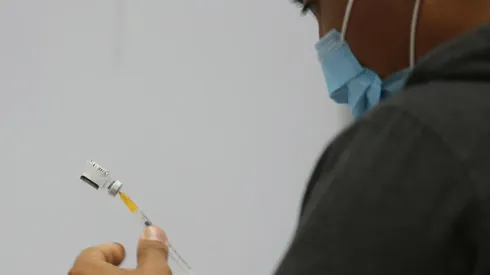 ¿A quiénes les toca vacunarse este viernes 15 de abril?