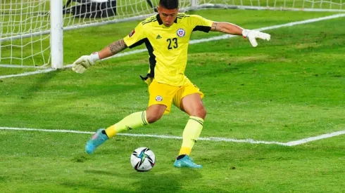 Pinilla y puras flores para Brayan Cortés en Colo Colo y la Roja.