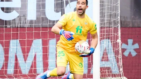Claudio Bravo será titular por cuarto partido consecutivo a pesar de que Rui Silva dejó atrás sus problemas físicos.