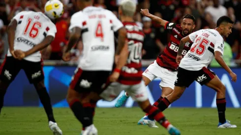 Mauricio Isla se gana los aplausos tras su golazo ante Sao Paulo