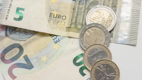 ¿A cuánto está el euro hoy 21 de abril?