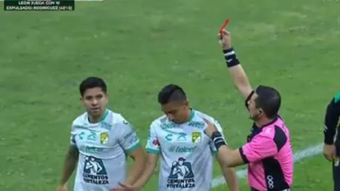 Víctor Dávila se fue expulsado en el León