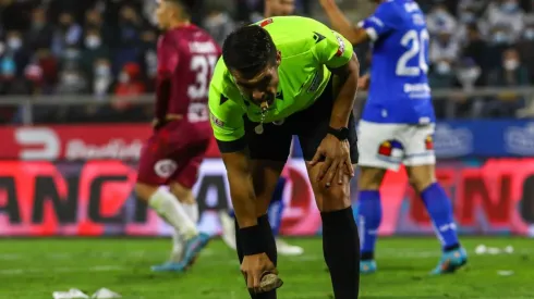 José Cabero toma el camote de tamaño criminal en Católica-La Serena: castigo a la UC.