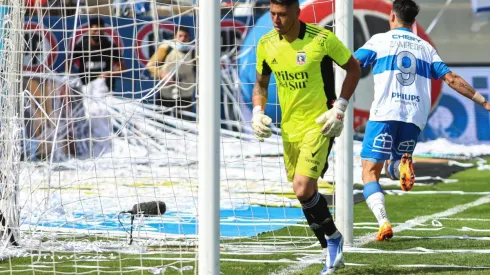 El iquiqueño se vio afectado por un fuerte estruendo que de una bomba de ruido que cayó desde la hinchada de la UC.