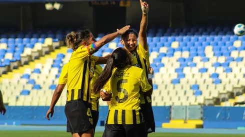 Solo tres partidos del fútbol femenino recibirán público este fin de semana