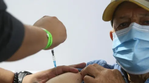 ¿Quiénes pueden vacunarse este jueves 28 de abril?