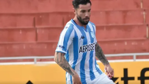 Eugenio Mena estuvo en cancha hasta el minuto 65 en el estadio Monumental de la UNSA.