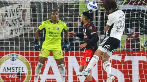 Maxi Falcón en el duelo frente a River Plate por Copa Libertadores