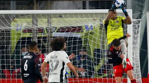 Colo Colo hizo méritos contra River, pero cayó en el Monumental