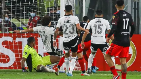 La jugada donde Carabalí comete un error que significó el 1-0 para River Plate.