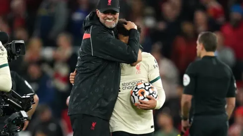 Jürgen Klopp va por la década en el Liverpool tras renovar por dos años más