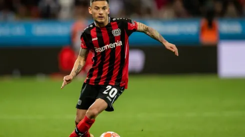 En el Leverkusen no dejarán ir a Charles Aránguiz